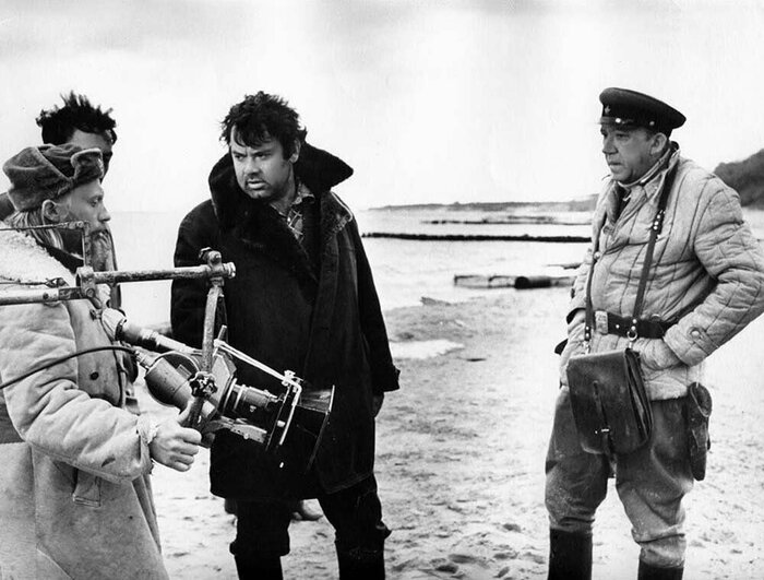 На съемках фильма "Двадцать дней без войны", 1977