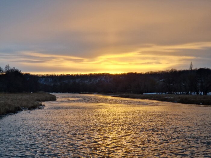 Закат над рекой