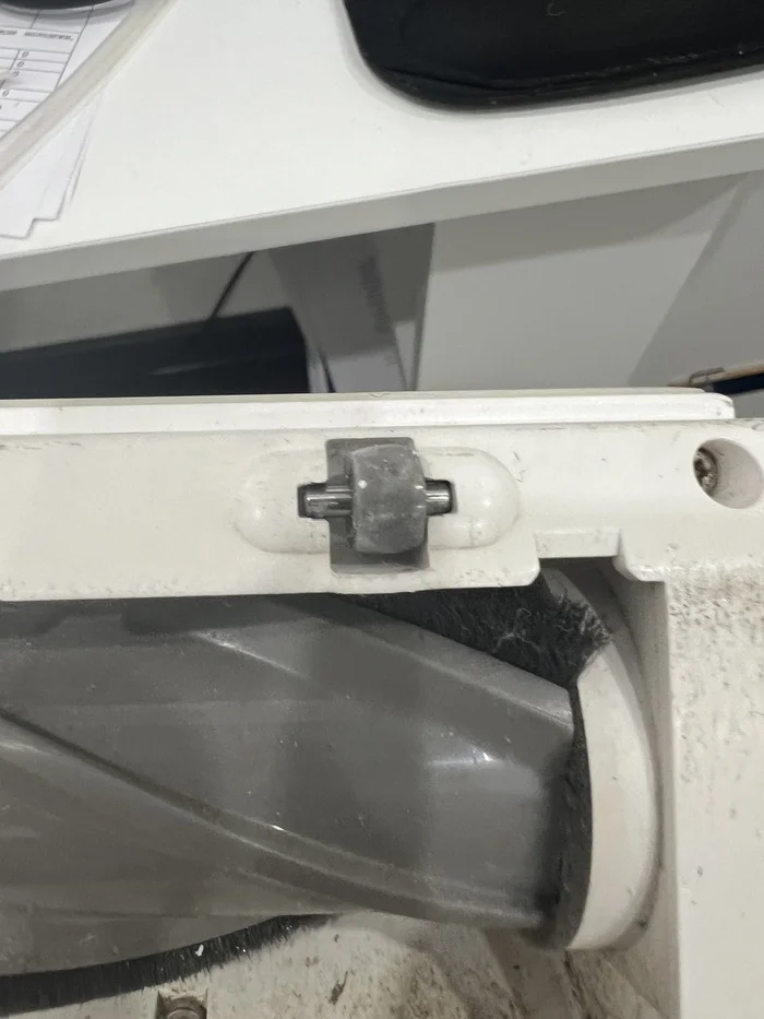 Repairing rollers on a vacuum cleaner or I am an engineer at my mother's - My, A vacuum cleaner, Rollers, Life hack, Longpost
