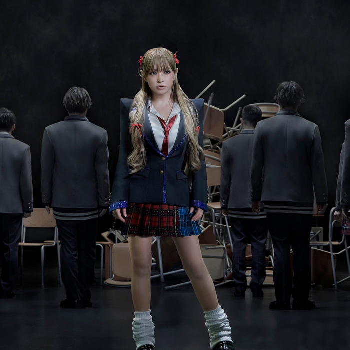 Аюми в клипе “Bye-Bye”