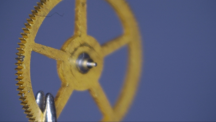 Грязь и налипший волос