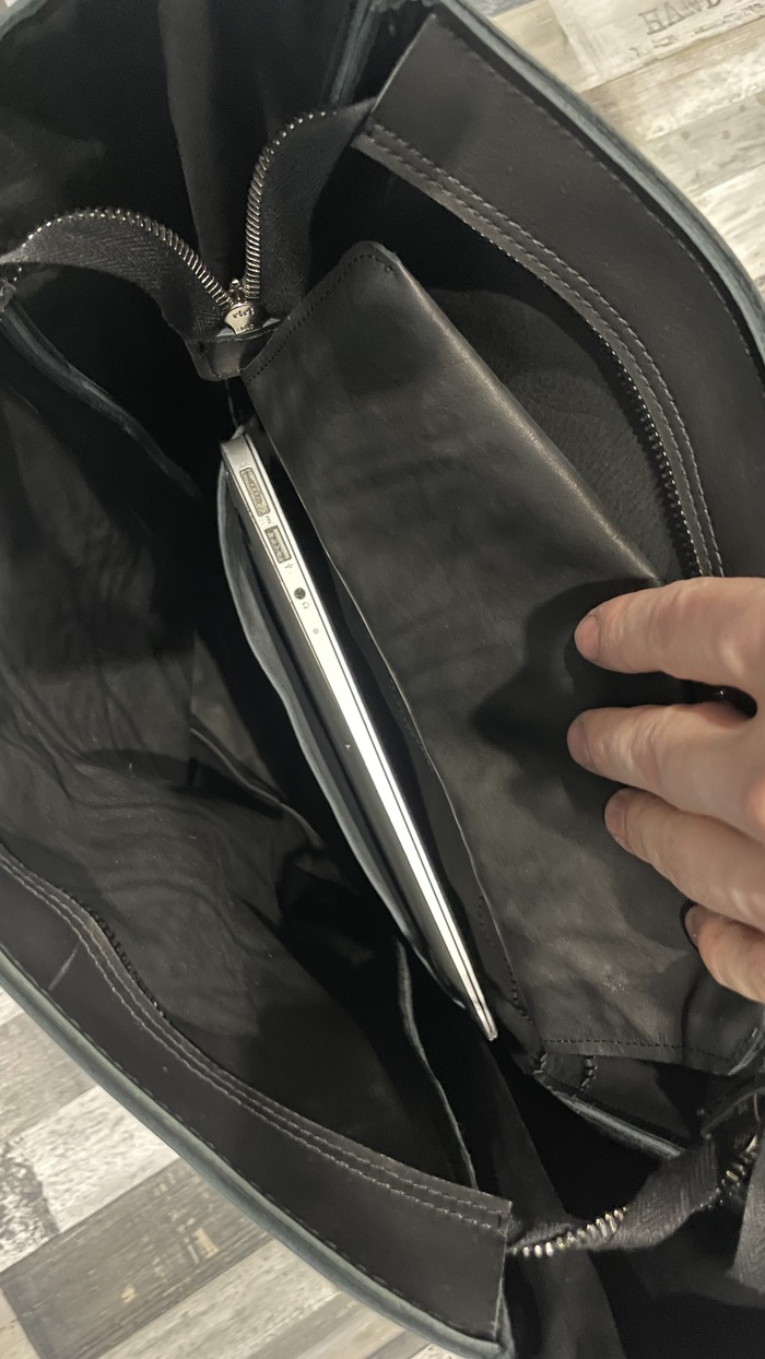 с ноутбуком