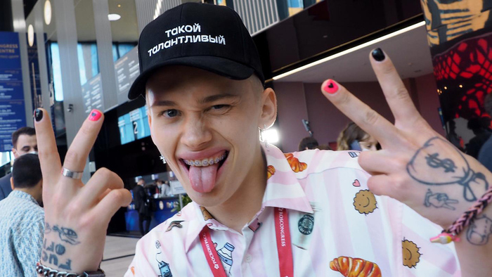       "  "    -   ( )  ,     . Money, money, money.  ...