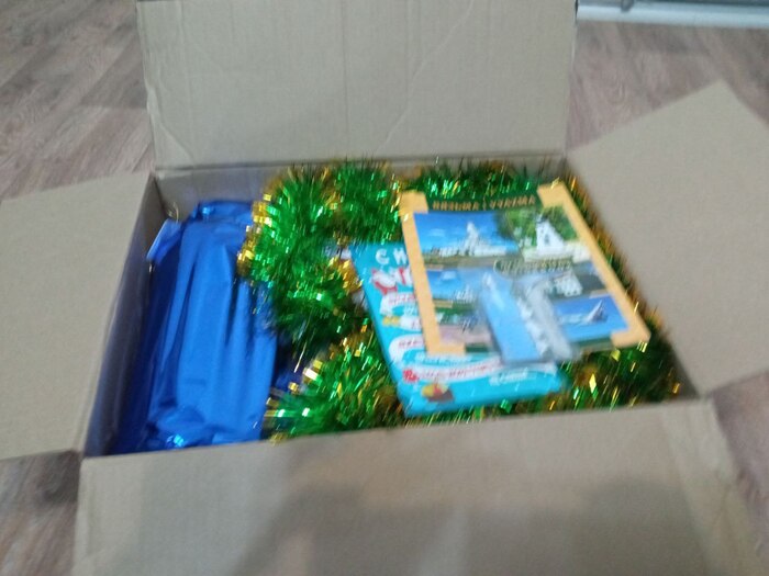 (Прошу прощения за смазанное фото) Уж очень хотелось начать распаковку.