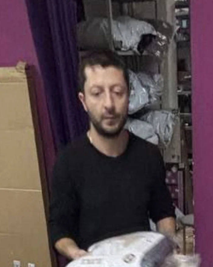 Когда твой срок полномочий истёк и деньги не дают, но тебе повезло найти новую работу - Юмор, Владимир Зеленский, Wildberries, Пвз