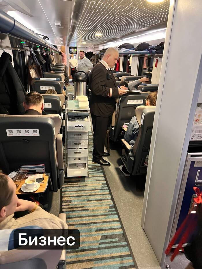 Личный опыт: Как выглядит новый «старый» поезд «Аврора» между Москвой и Петербургом. Проехался на первом рейсе. Есть хорошее и плохое РЖД, Железная дорога, Планирование путешествия, Личный опыт, Поезд, Москва, Санкт-Петербург, Сапсан, Длиннопост