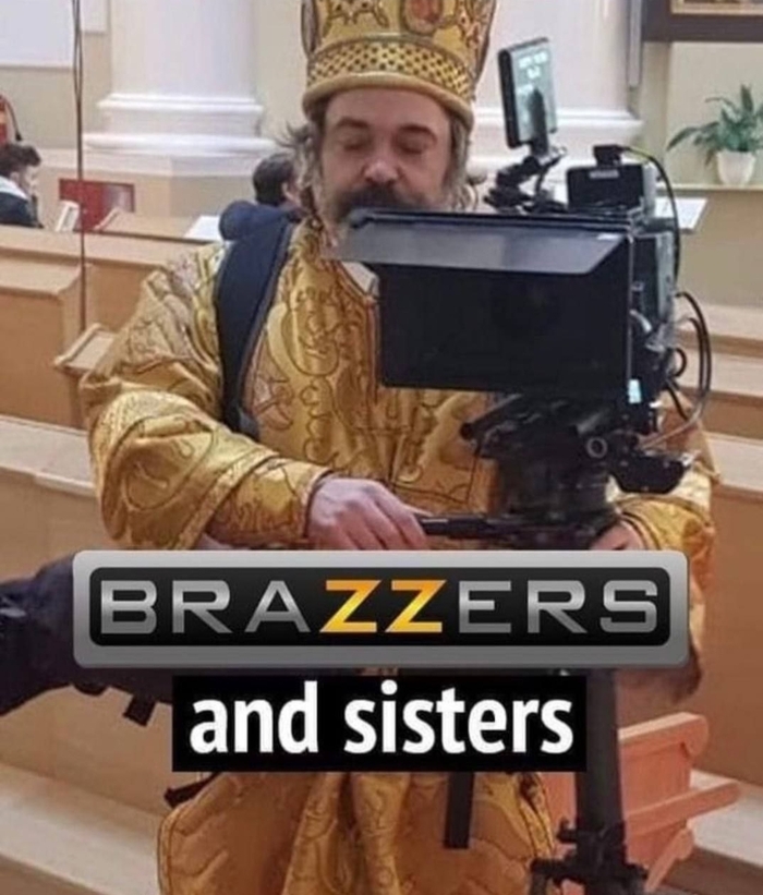 Уснул или молится?