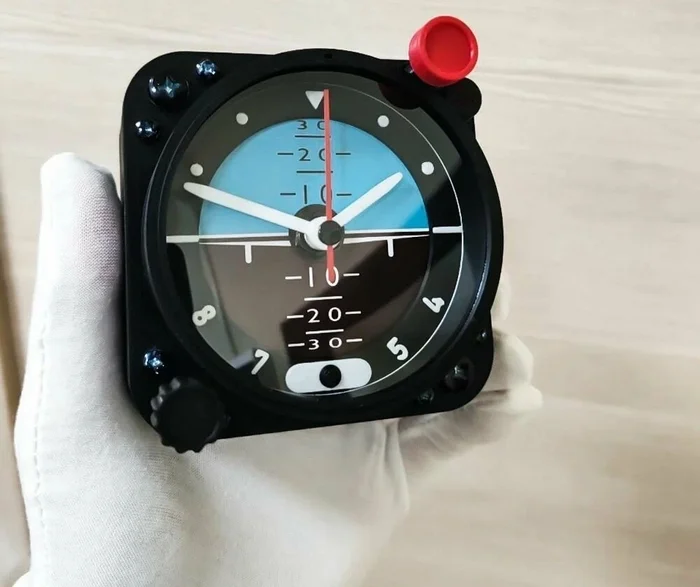 Horizon-shaped clock - Yandex Market, Clock, attitude indicator, Products, Mechanical watches, Souvenirs, Aviation, civil Aviation, Interior toy