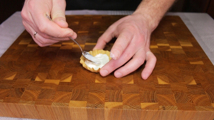 Простые тарталетки с лососем, огурцом и сливочным сыром Рецепт, Видео рецепт, YouTube, Закуска, Видео, Длиннопост