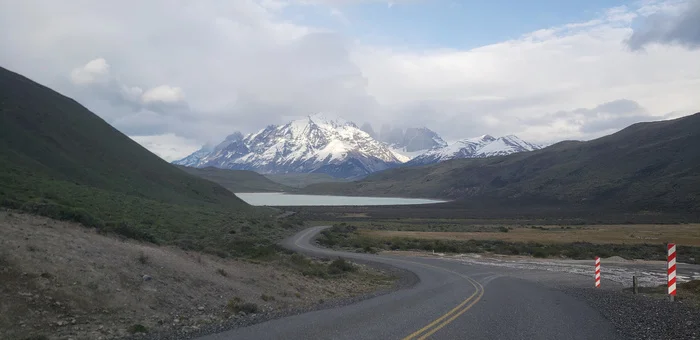 Stayed overnight near Torres del Paine - My, A bike, Travels, Bike trip, Solo travel, South America, Chile, Patagonia, Torres Del Paine, Andes, Bike ride, Cyclist, Cycling, Mountain tourism, Lake, Road, The mountains, The rocks, Longpost