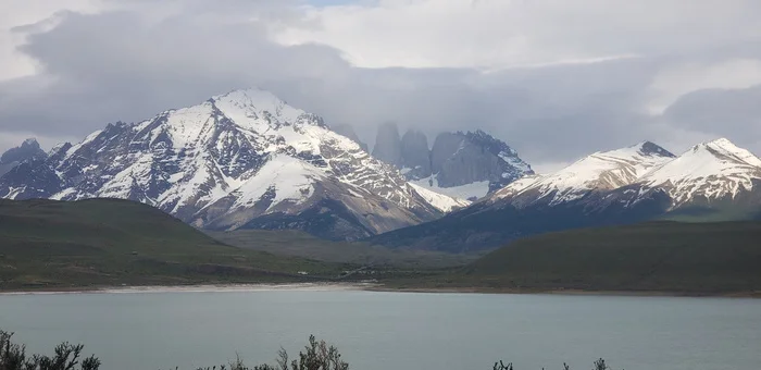 Stayed overnight near Torres del Paine - My, A bike, Travels, Bike trip, Solo travel, South America, Chile, Patagonia, Torres Del Paine, Andes, Bike ride, Cyclist, Cycling, Mountain tourism, Lake, Road, The mountains, The rocks, Longpost