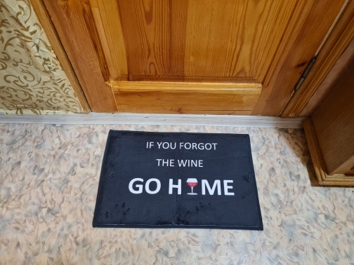 Welcoming guests correctly - Memes, Alcohol, Humor