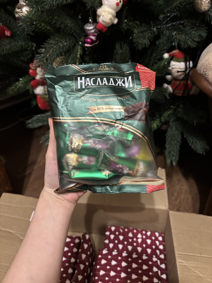           &#x1F602;   ,   &#x1F618;