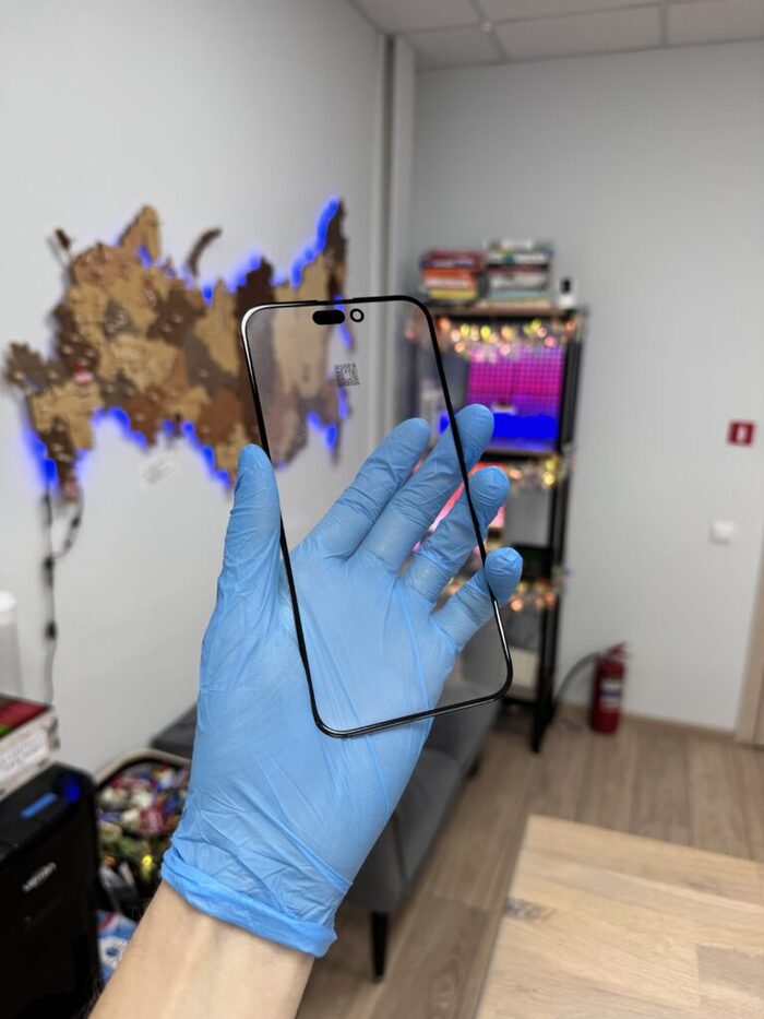 Новое стекло для переклейки и замены на Iphone 16 Plus
