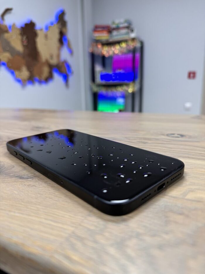 Проверка олеофобного покрытия на Iphone 16 Plus