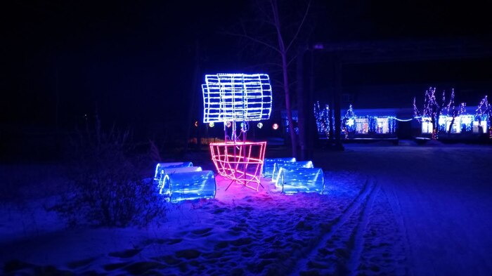 Хлебопекарня, там есть даже горка, но вот она находится в таком закутке, что мимо ходят только ряботяги с завода