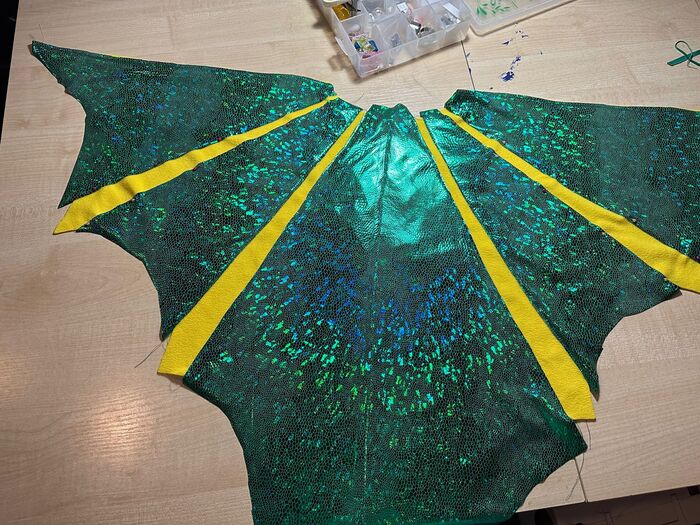 Нашли ткань, которая имитирует чешую