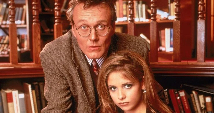 Смотрителей легко узнать по манерам, британскому акценту и очкам