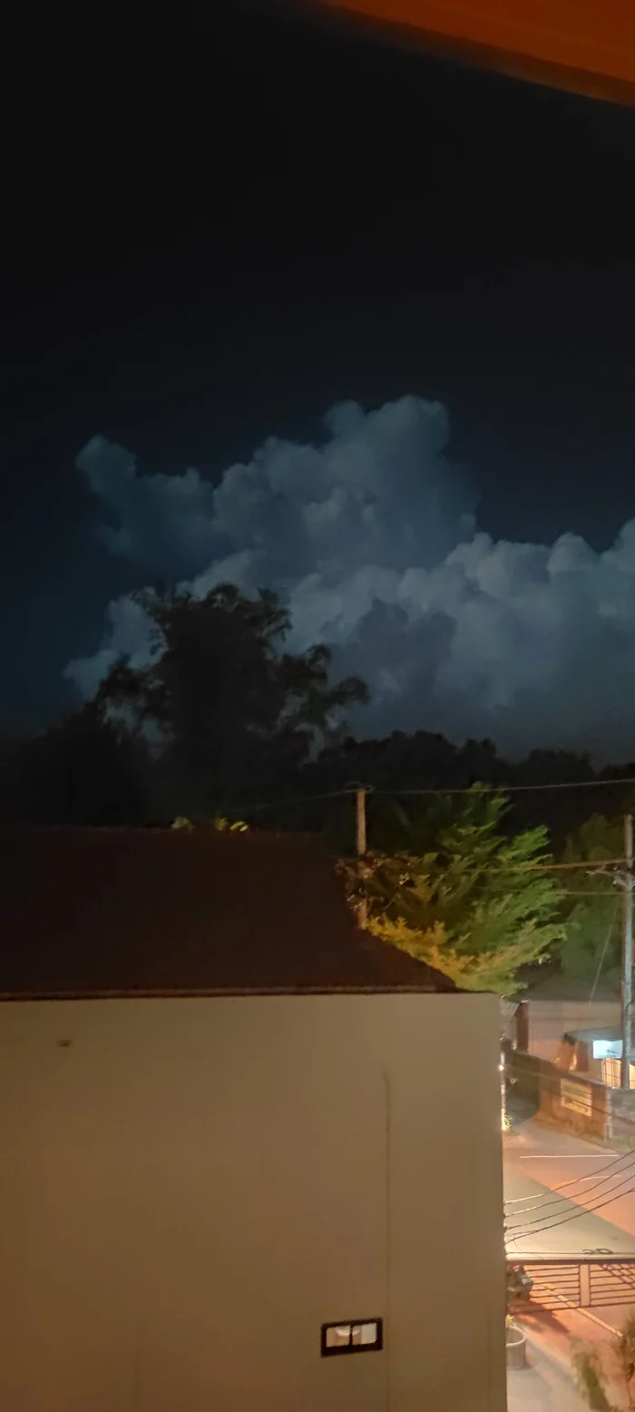Clouds - Longpost, Matrix failure, Oddities, Thailand, My