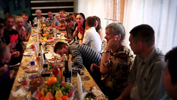 Вино - веселый врач, но пьянство-то - болезнь