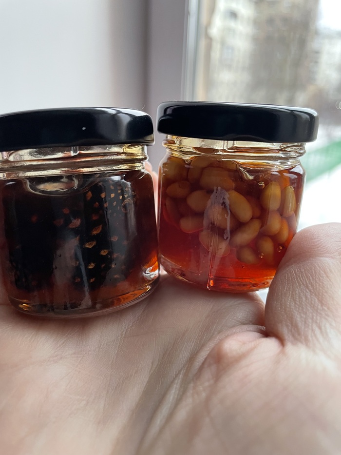 И вкусняшки)))) самы сибирские, самые полезные и теплые в зимние вечера)