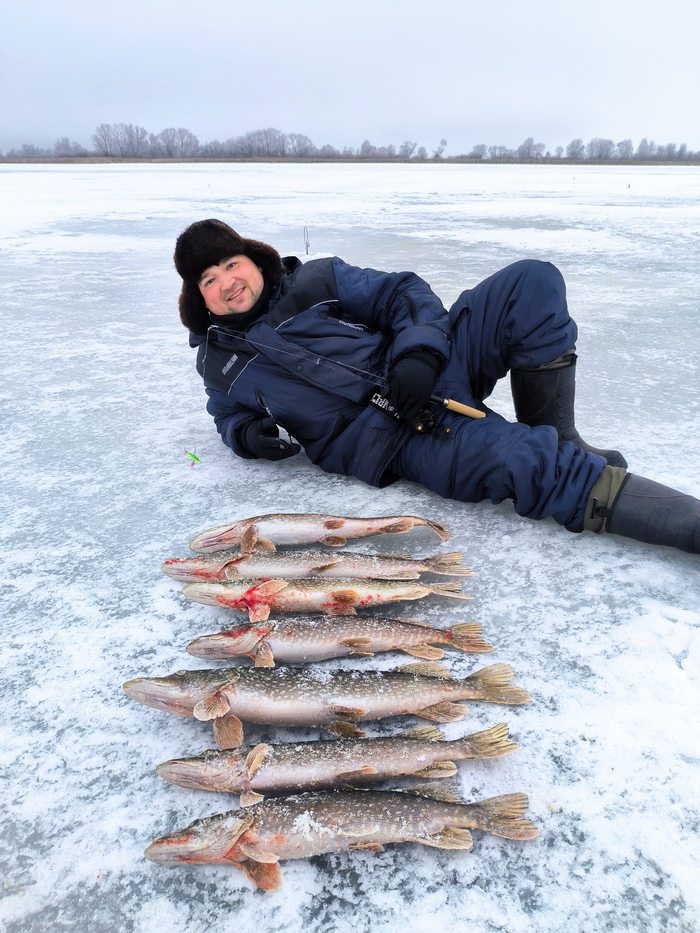 �������!