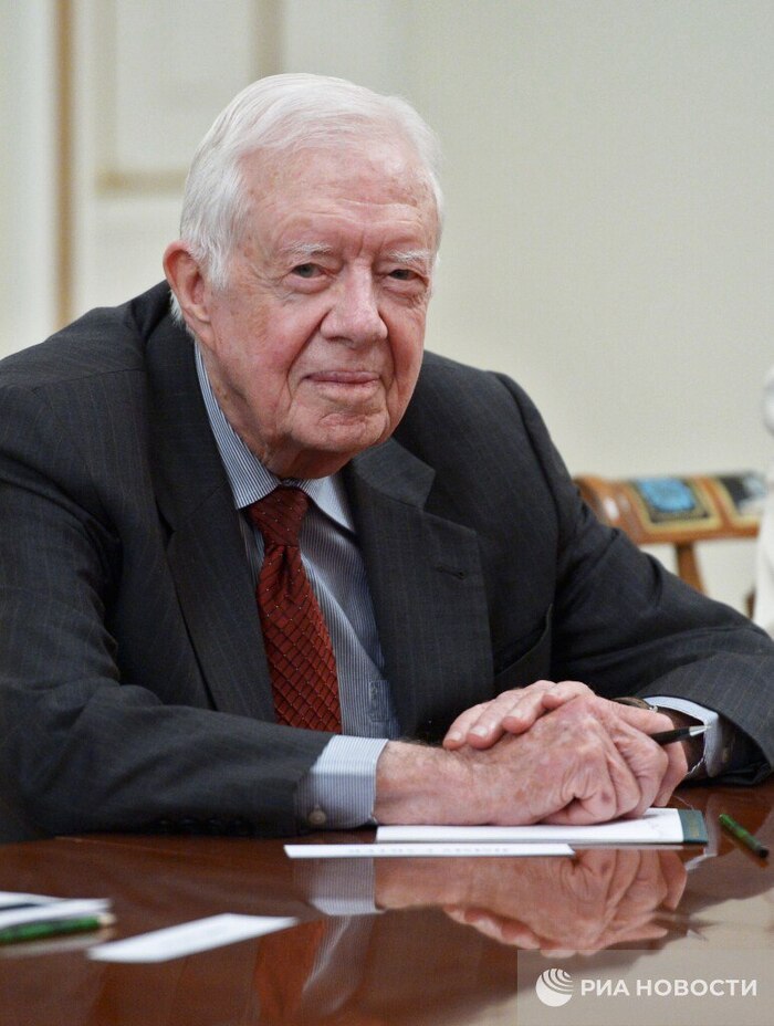 Бывший президент США Джимми Картер ушел из жизни в возрасте 100 лет, сообщила газета Atlanta Journal-Constitution