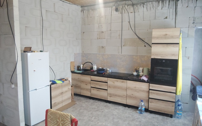 Уже собранная(почти) кухня