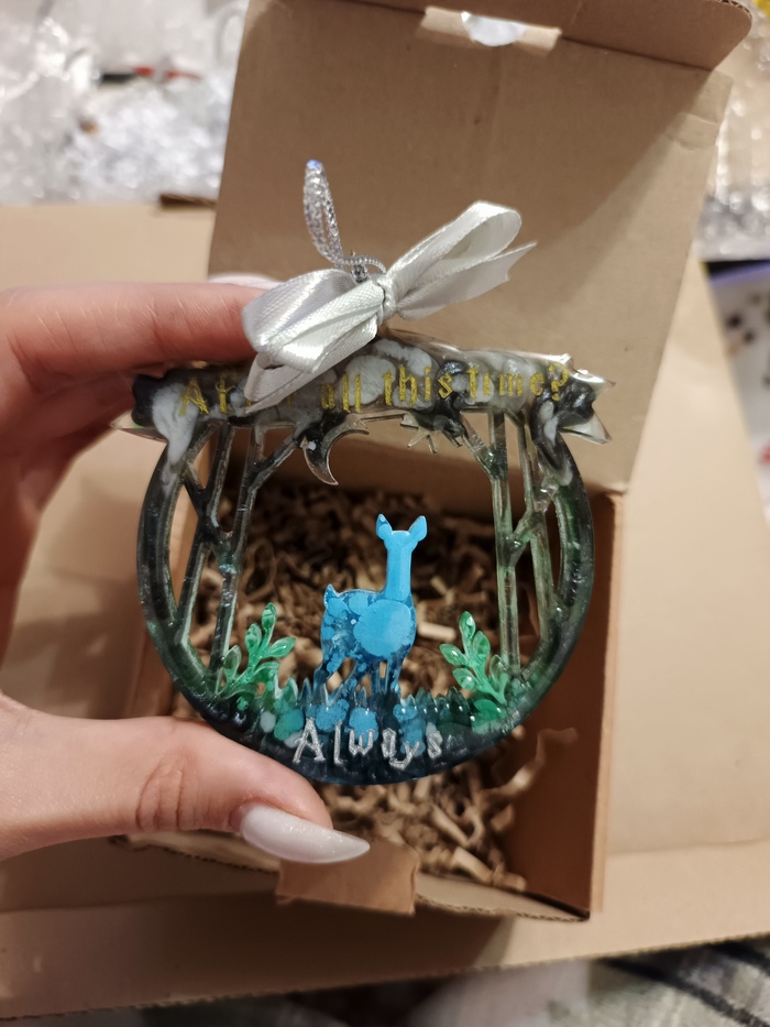 Оно светится в темноте!