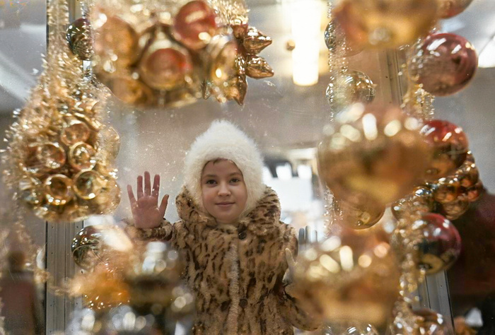 Советский Новый год в ностальгических фотографиях прошлых десятилетий. 20 раскрашенных фотографий Старое фото, Фотография, Детство в СССР, СССР, Новый Год, Колоризация, Длиннопост