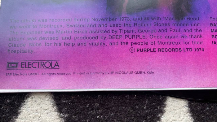 До кучи видим, что пластинку выпустила некая 4P NICOLAUS GMBH из славного града Кёльна.