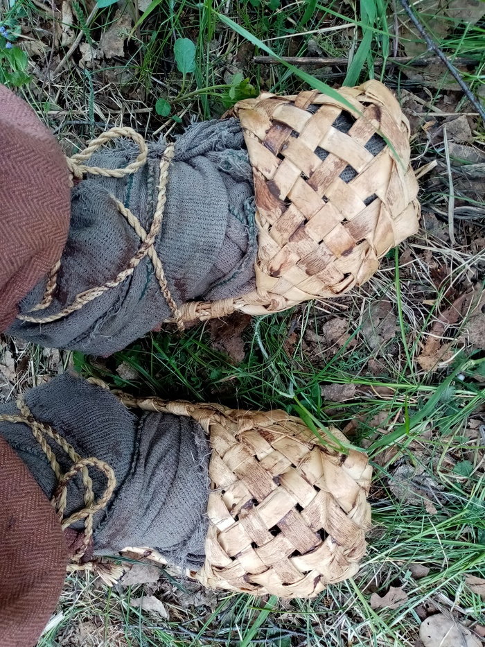 Вот такие лапти.