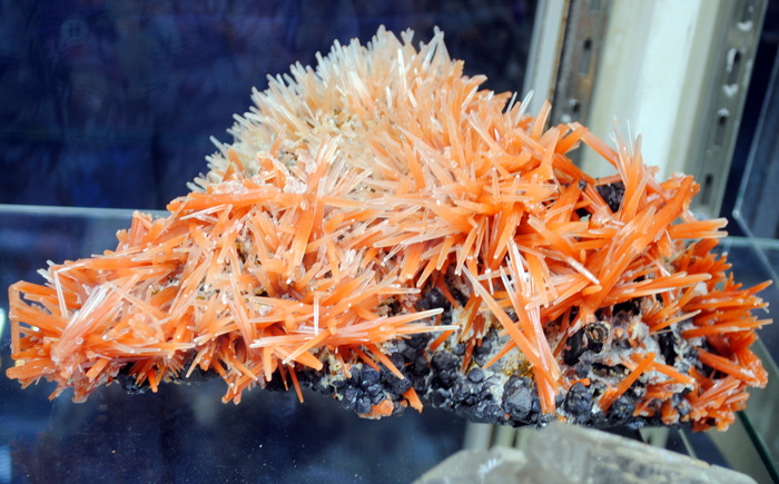 Дальнегорский красный кварц. 2-й Советский рудник, Партизанское месторождение, (Дальнегорское рудное поле), Приморский край. Выставка "Мир Камня", фото автора