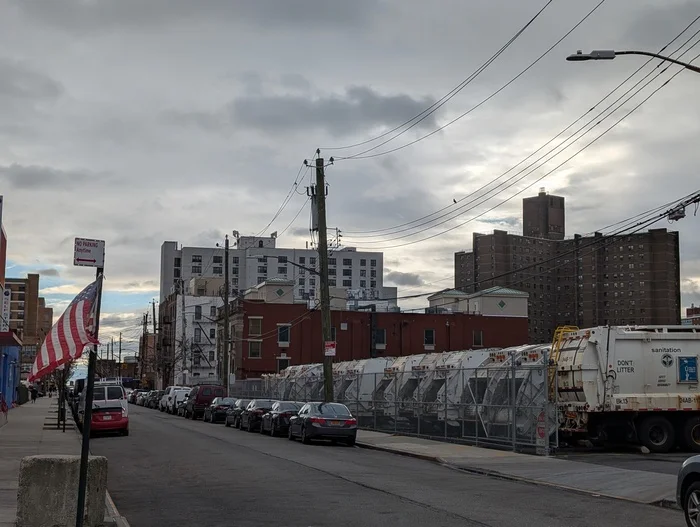 Real New York: How I boldly walked around Coney Island and buckwheat with goulash (not about Brighton Beach). Part 1 - My, Living abroad, Peekaboo, New York, Brighton Beach, Video, Longpost