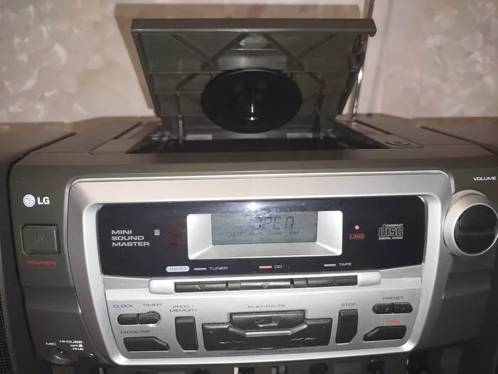 CD-radio player LG CD-962AX in 2024 - My, Record player, Discs, Electronics, Lg, Audio, Cassette, Longpost