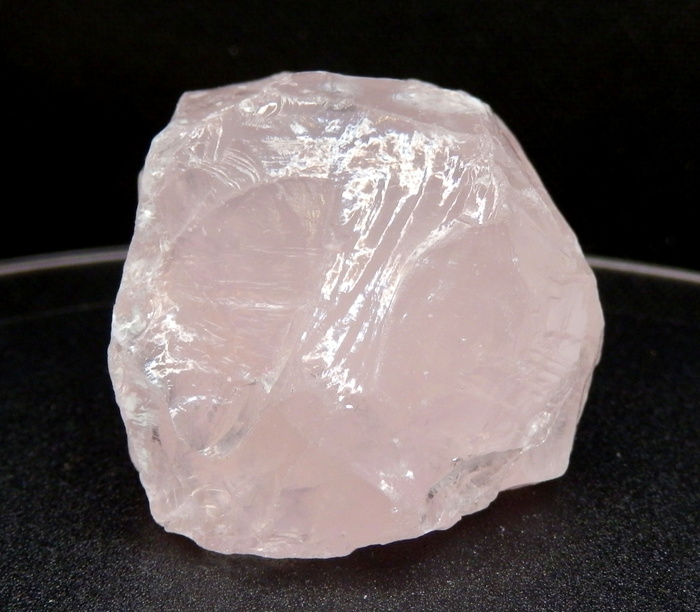 Жильный розовый кварц. Мадагаскар. Из собрания автора