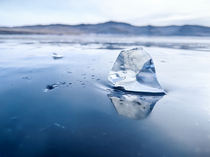 Кое-где замерзший Байкал