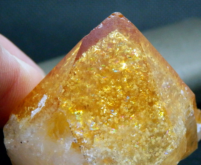 Подвергшийся обжигу бразильский аметист. Из собрания автора