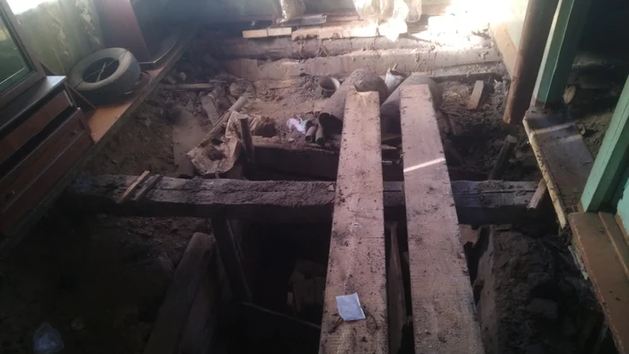 Winter pit - My, Archaeological finds, Find, Glass, Ring, Silver, Digger, Metal detector, Treasure hunt, Treasure, Coin, Iron, Российская империя, 19th century, Bore pit, Amur region, Blagoveshchensk, Rare coins, Video, Vertical video, Longpost