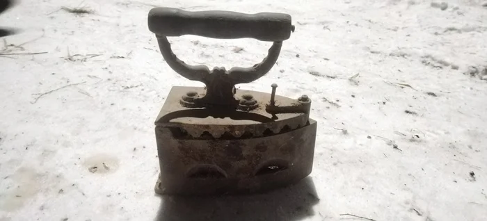 Winter pit - My, Archaeological finds, Find, Glass, Ring, Silver, Digger, Metal detector, Treasure hunt, Treasure, Coin, Iron, Российская империя, 19th century, Bore pit, Amur region, Blagoveshchensk, Rare coins, Video, Vertical video, Longpost