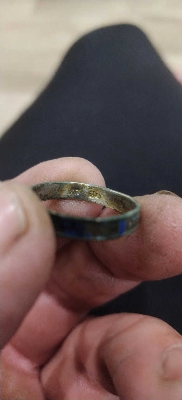 Winter pit - My, Archaeological finds, Find, Glass, Ring, Silver, Digger, Metal detector, Treasure hunt, Treasure, Coin, Iron, Российская империя, 19th century, Bore pit, Amur region, Blagoveshchensk, Rare coins, Video, Vertical video, Longpost