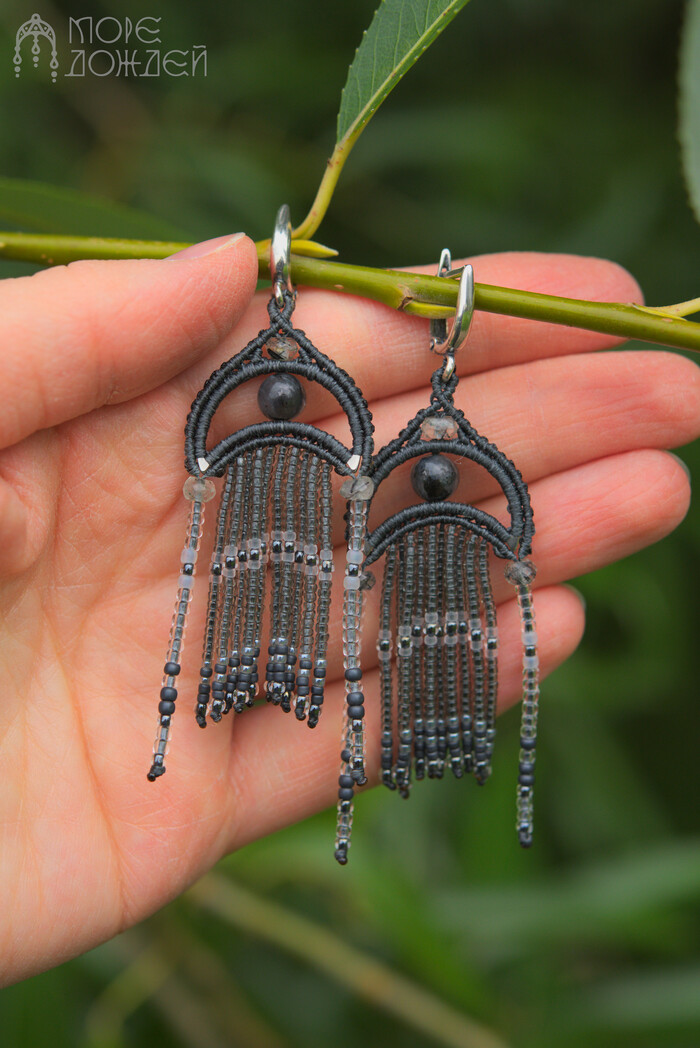 Серьги "Дождь". Лабрадорит, кварц с рутилом, японский бисер, полиэстровая нить.