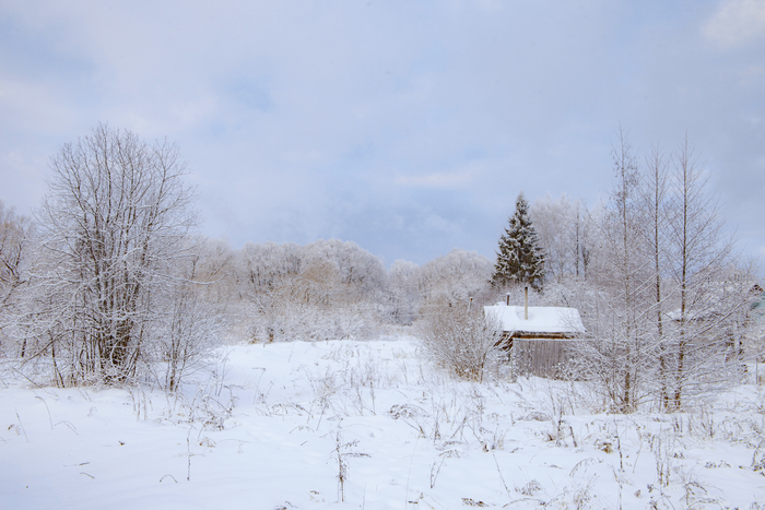 Село выглядит очень аутентично, особенно зимой! Очень красивые места!