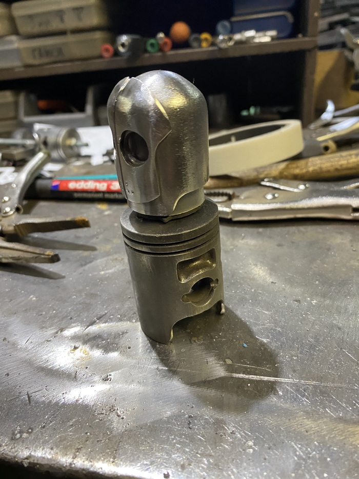 Ноги. Решил сделать ботинки по новому.