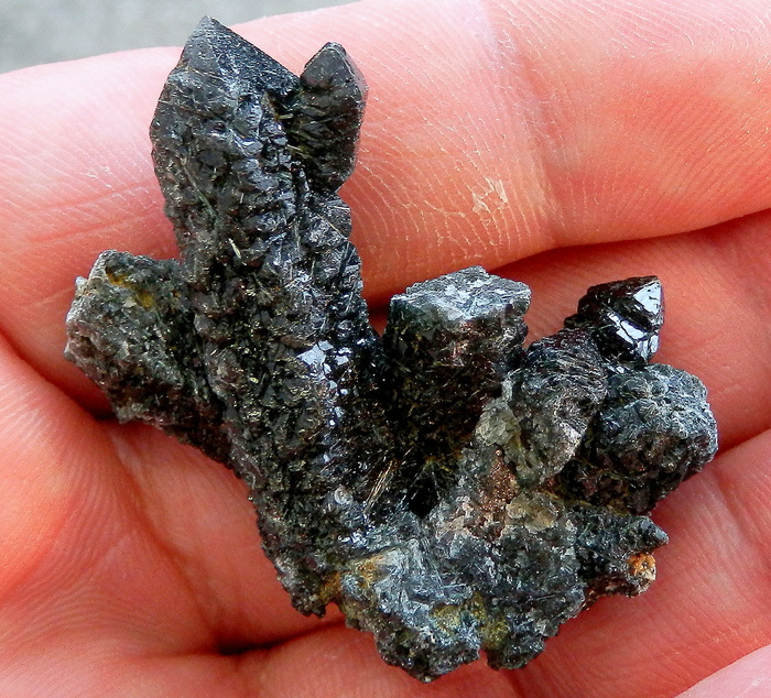 Сросток кристаллов кварца, переполненных хлоритом. Приполярный Урал. Выставка "Мир Камня". Фото автора