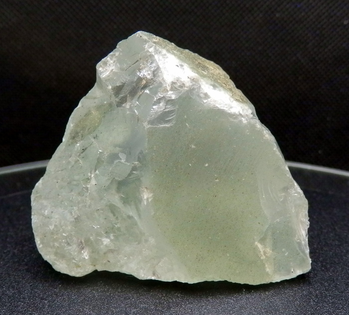 Кварц с мелкими и редкими включениями хлорита. Приполярный Урал. Из собрания автора