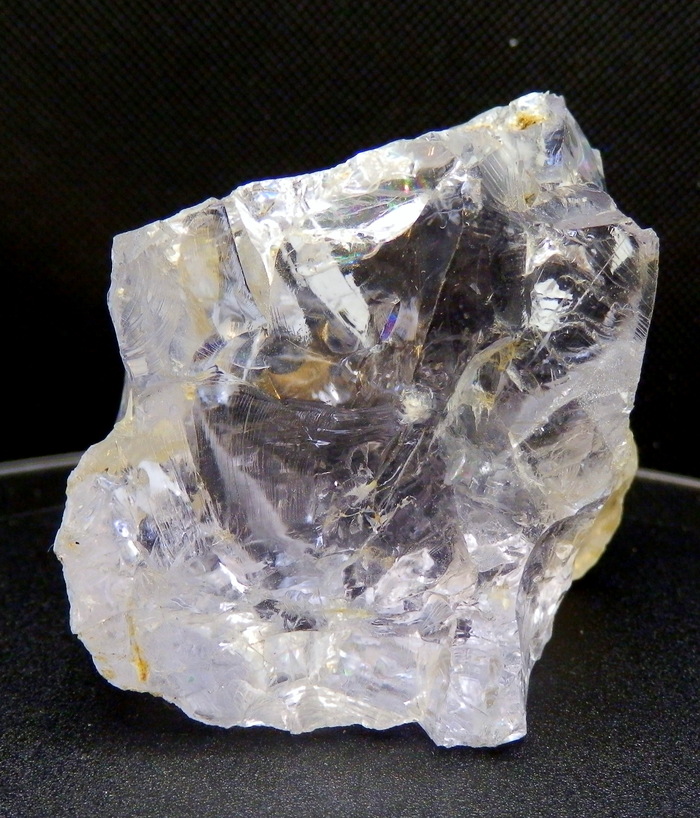 Кварц с микроскопическими рассеянными включениями рутила. Приполярный Урал. Из собрания автора