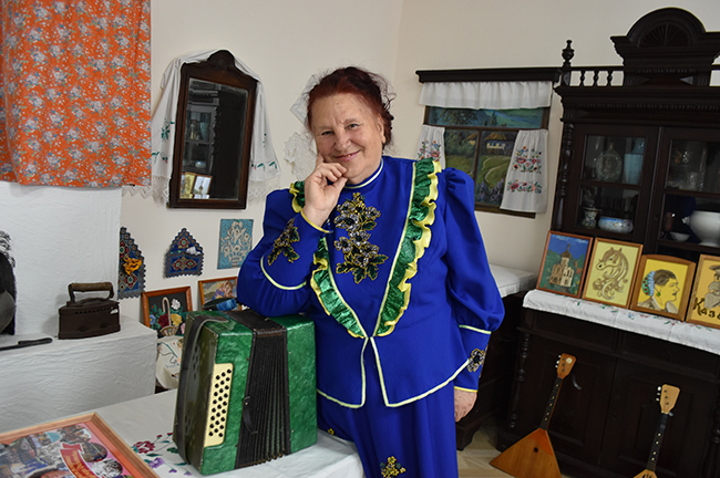 Вывела в люди Коза-дереза