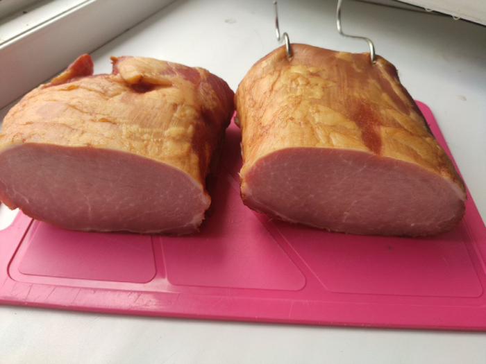 Вот к примеру карбонад рапид. Продукт по сути свой сырой, можно так есть, можно подвялить и будет еще вкусней, но как я уже говорил у меня условий пока нет.