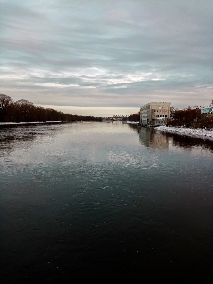 Вид на Москва-реку со стороны раздвижного моста 